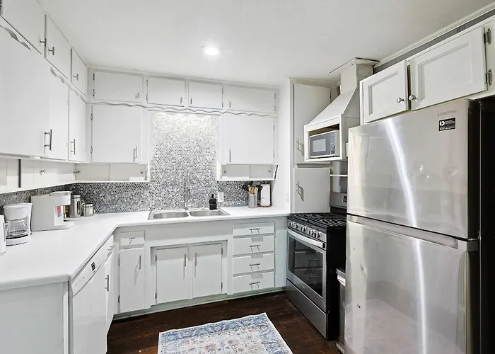 Comfy And Modern Loft In Fw Holiday home *